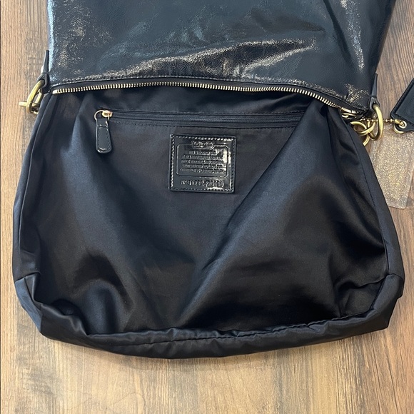 COACH Poppy Daisy Liquid Glass Hobo Patent Shoulder Bag EUC No. G1269-F20108 - Picture 13 of 15